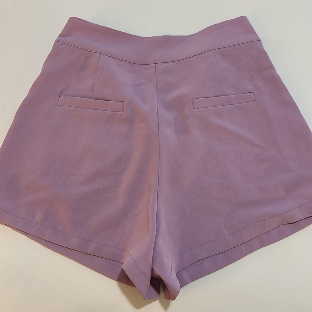 NWOT TCEC Boutique Purple Flowy Shorts in Lilac Size M - Picture 7 of 7